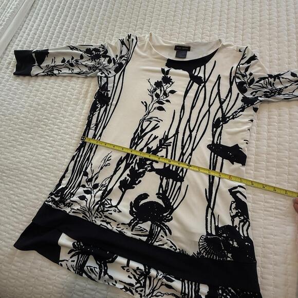 Eva Varro White Black Tunic Shirt Top Sz S Small Ocean Fish Crab Shells - Picture 5 of 10